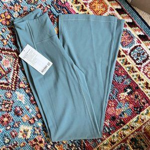 LULULEMON GROOVE HR SPLIT-HEM FLARE SIZE 4